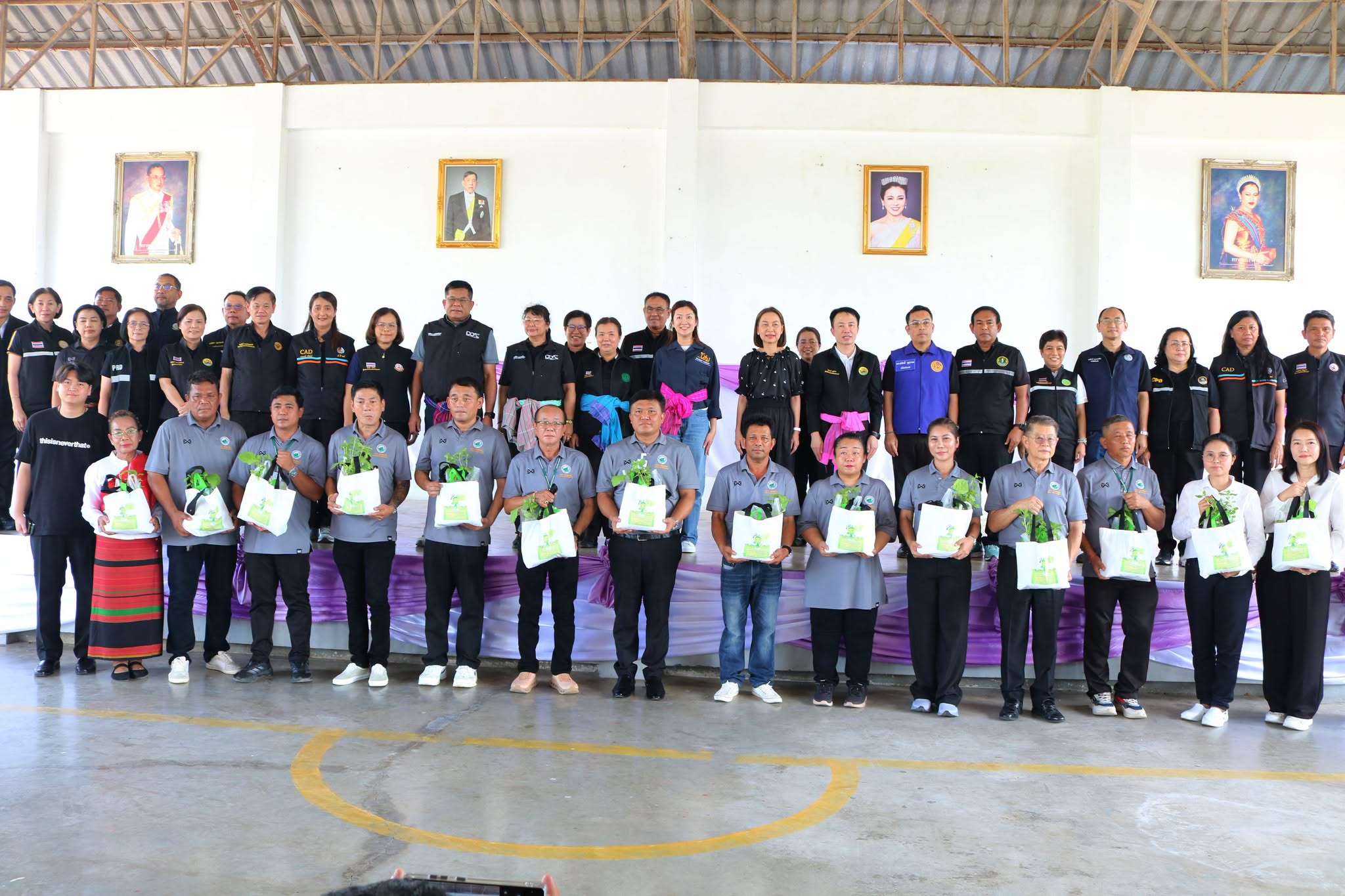 title - ส.ป.ก. ร่วมติดตามรัฐมนตรีช่วยว่าการกระทรวงเกษตรและสหกรณ์ (นางสาวปิยะรัฐชย์ ติยะไพรัช) ลงพื้นที่ตรวจราชการในจังหวัดราชบุรี